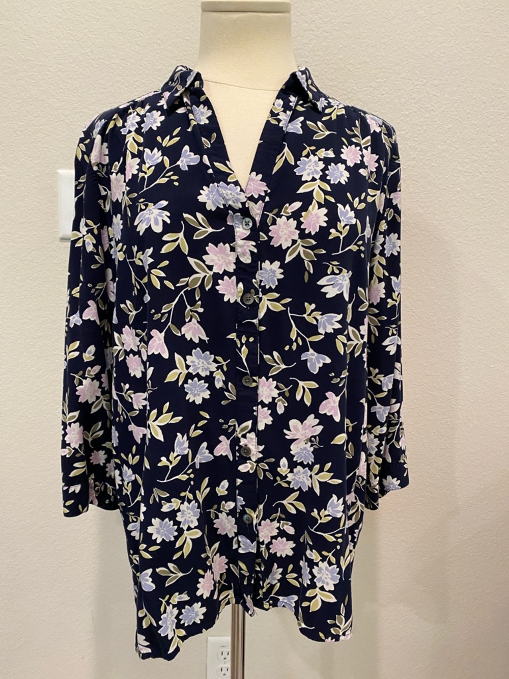J. Jill Navy Floral Button-Front Blouse with Pastel Blooms Large 3/4 Sleeve